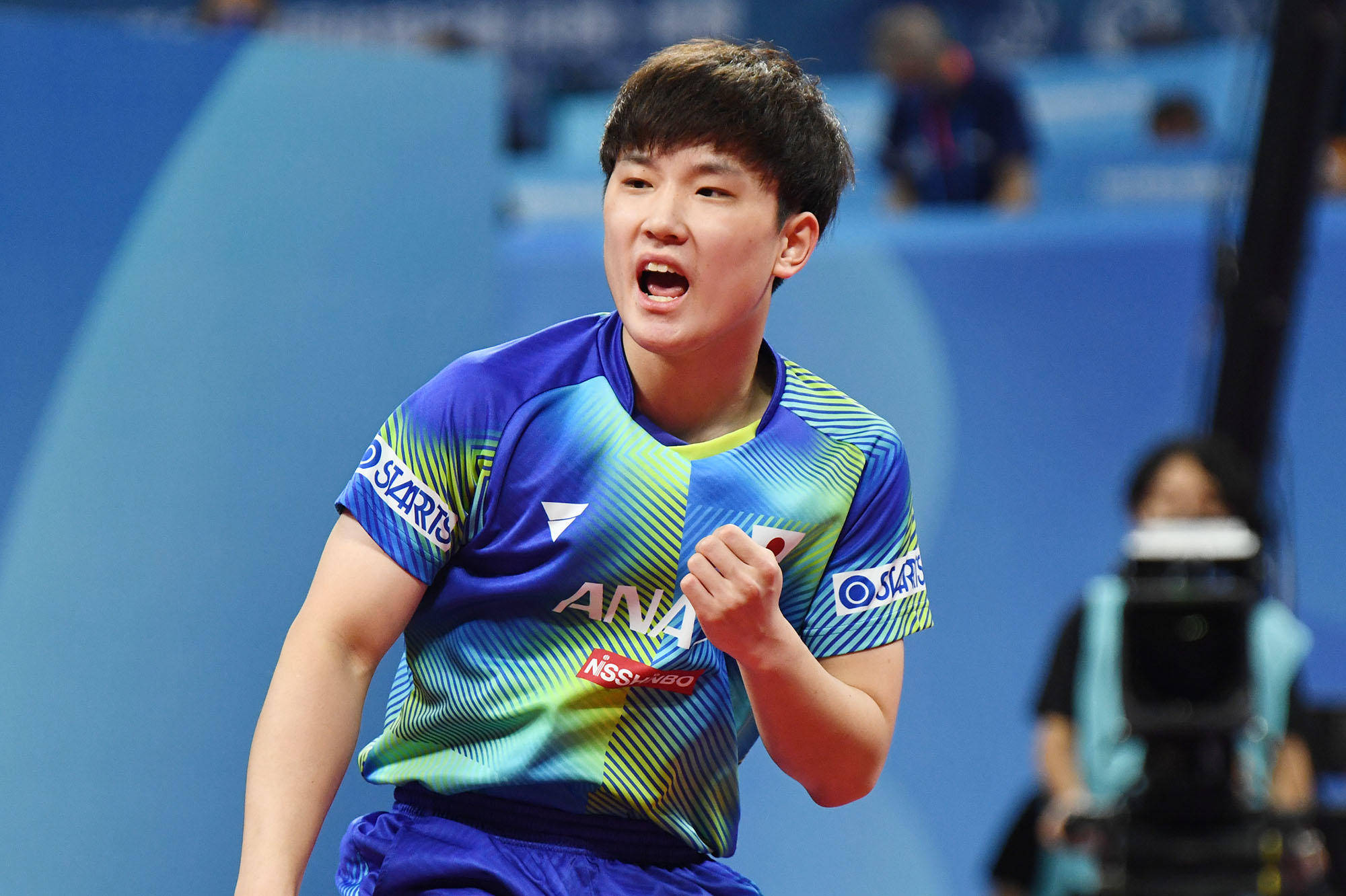 来越频繁地 来越频繁地