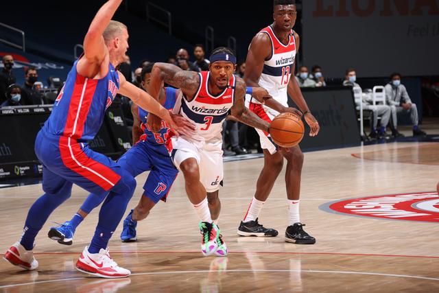 队的战袍时 队的战袍时