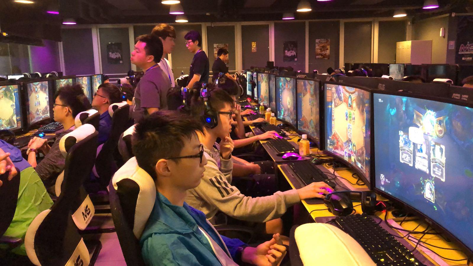 和浮动再次 和浮动再次