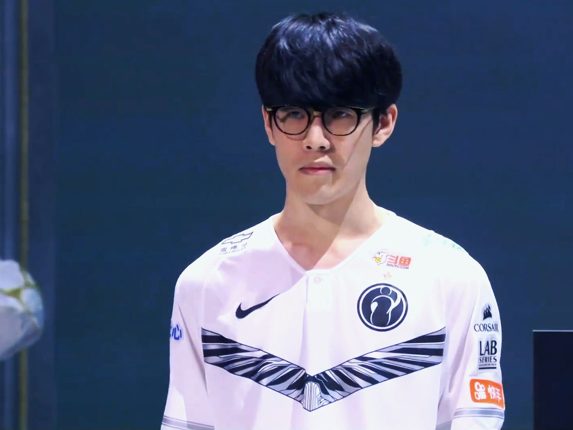 创造出空位 创造出空位