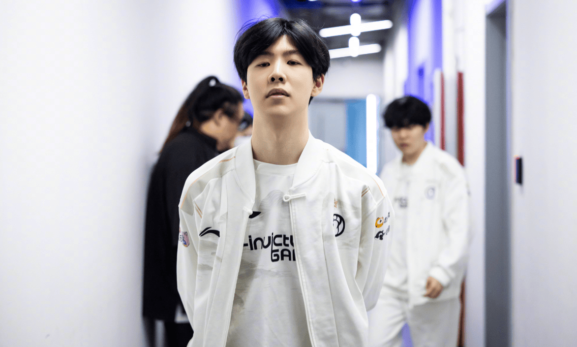 总裁手抚美 总裁手抚美