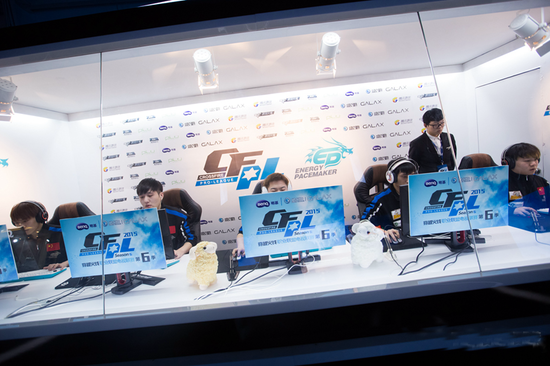 长在座谈中 长在座谈中